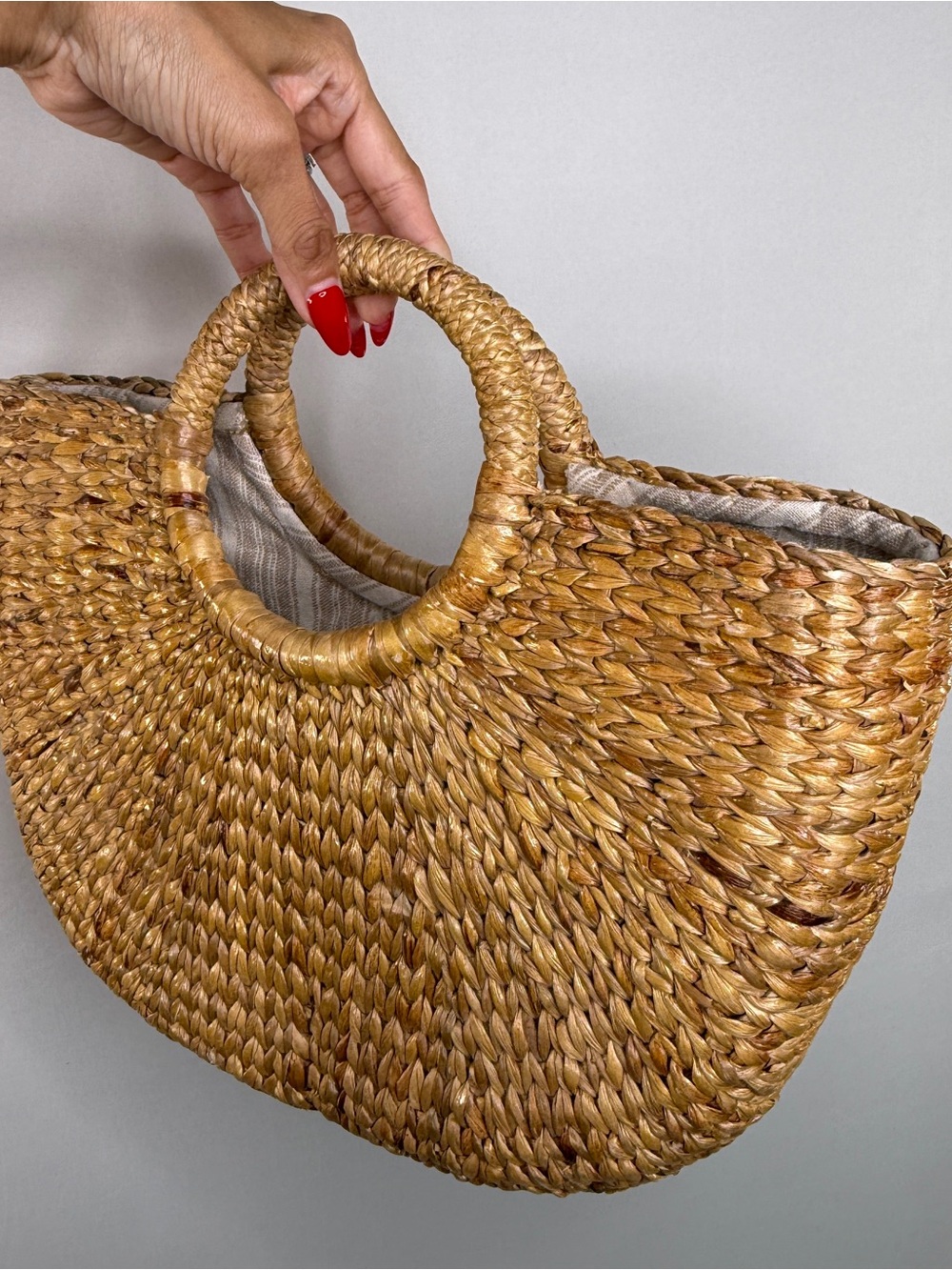 JADEtribe Woven Straw Tote Bag | Coastal Grandmother Beach Market Bag - Picture 4 of 10